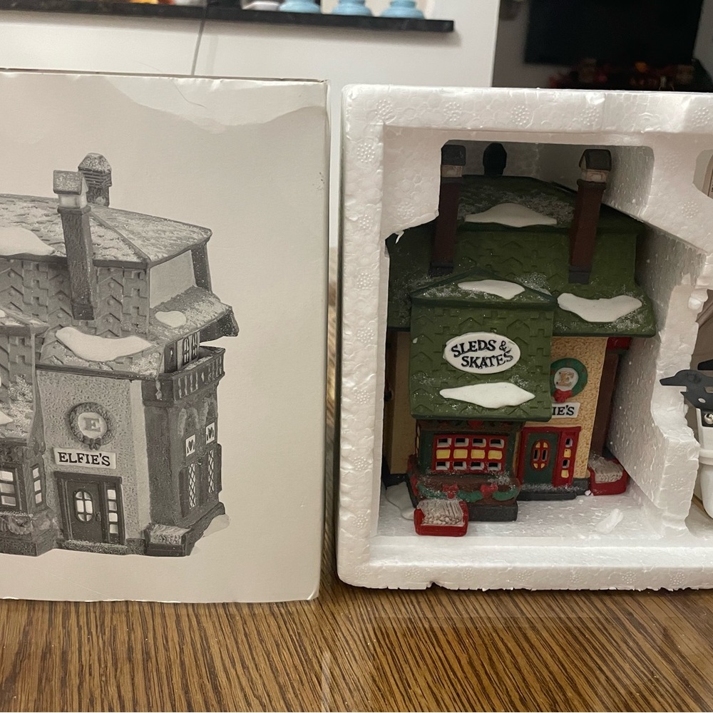 Dept 56 North Pole - Elfie's Sleds & Skates 1992 Retired #5625-1